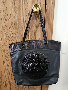 Clear-Out Sale...Coach Black Women's Tote Bag - Gloss Accent...Laura F18336